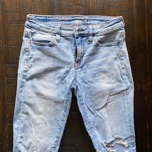 American Eagle Super Stretch Ripped Skinny Jeans Light Wash - 4 Short